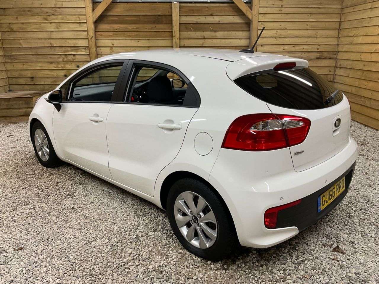 2016 KIA RIO 2016 KIA RIO