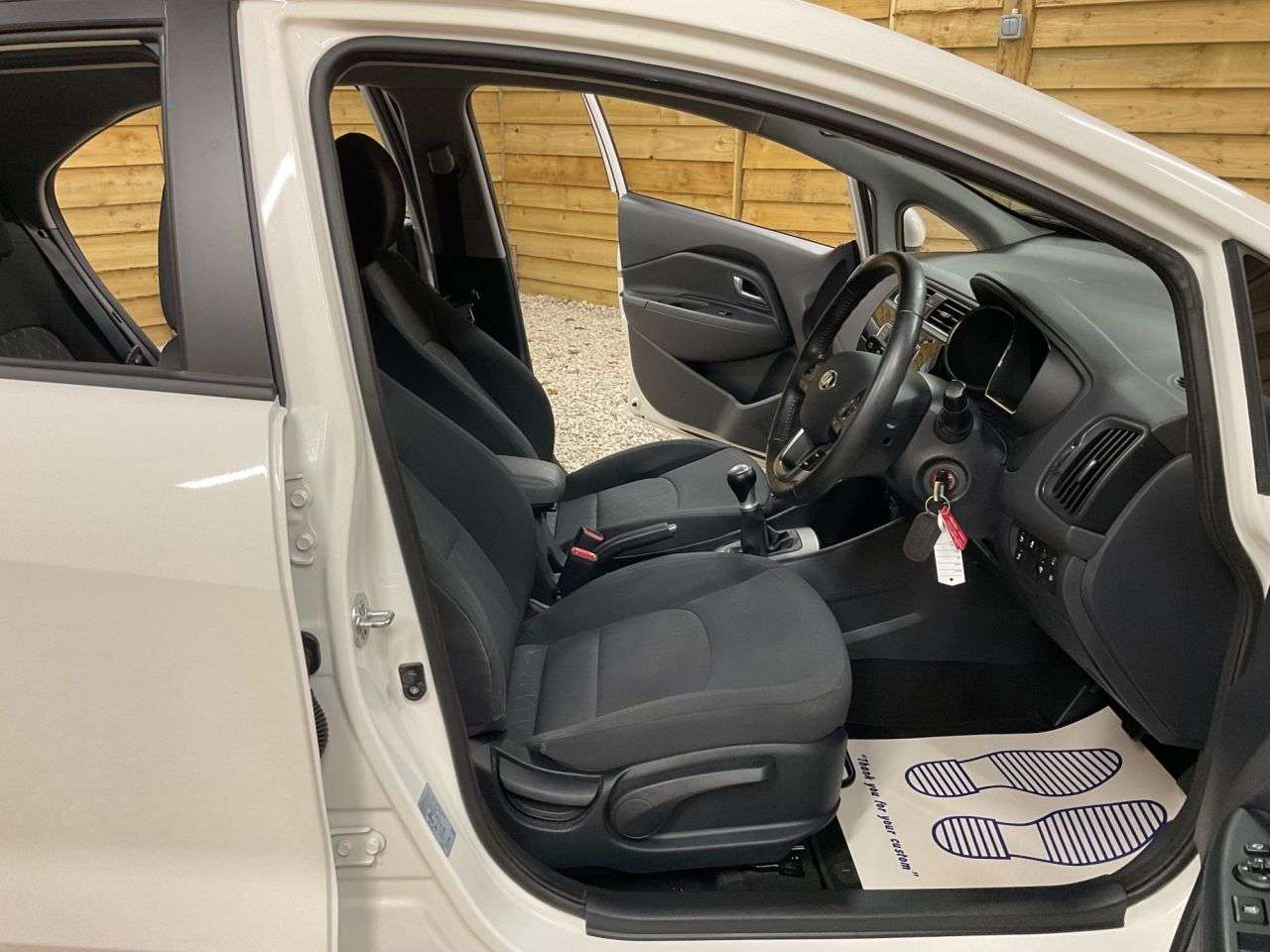 2016 KIA RIO 2016 KIA RIO