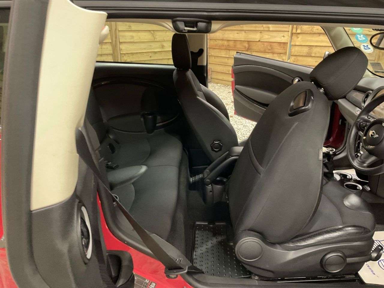 2014 MINI CLUBMAN 2014 MINI CLUBMAN