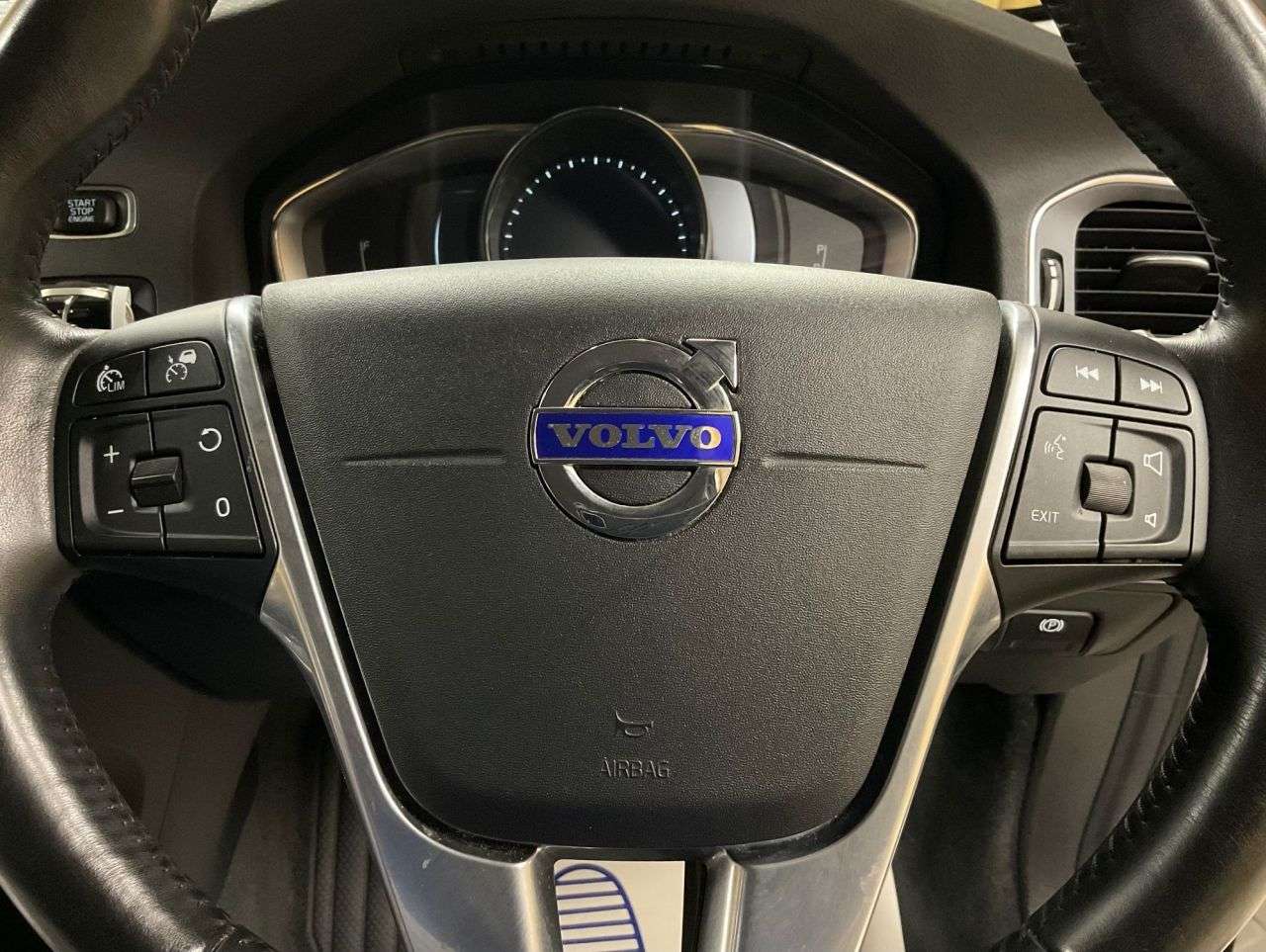 2016 VOLVO V60 CROSS COUNTRY 2016 VOLVO V60 CROSS COUNTRY