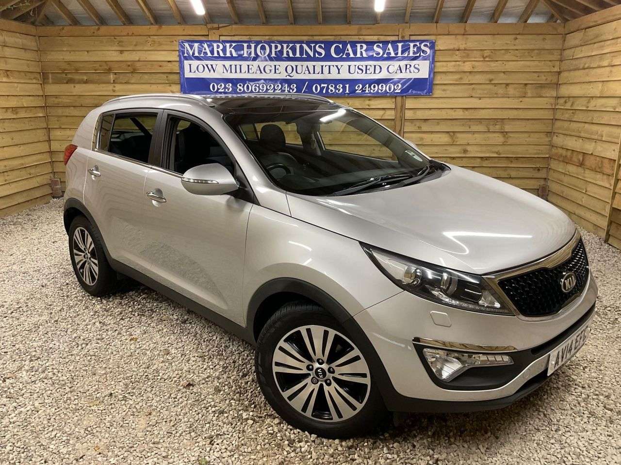 A 2014 KIA SPORTAGE 1.7 CRDi EcoDynamics 3 SUV 5dr Diesel Manual 2WD Euro 5 (s/s) (114 bhp) ONE A 2014 KIA SPORTAGE 1.7 CRDi EcoDynamics 3 SUV 5dr Diesel Manual 2WD Euro 5 (s/s) (114 bhp) ONE