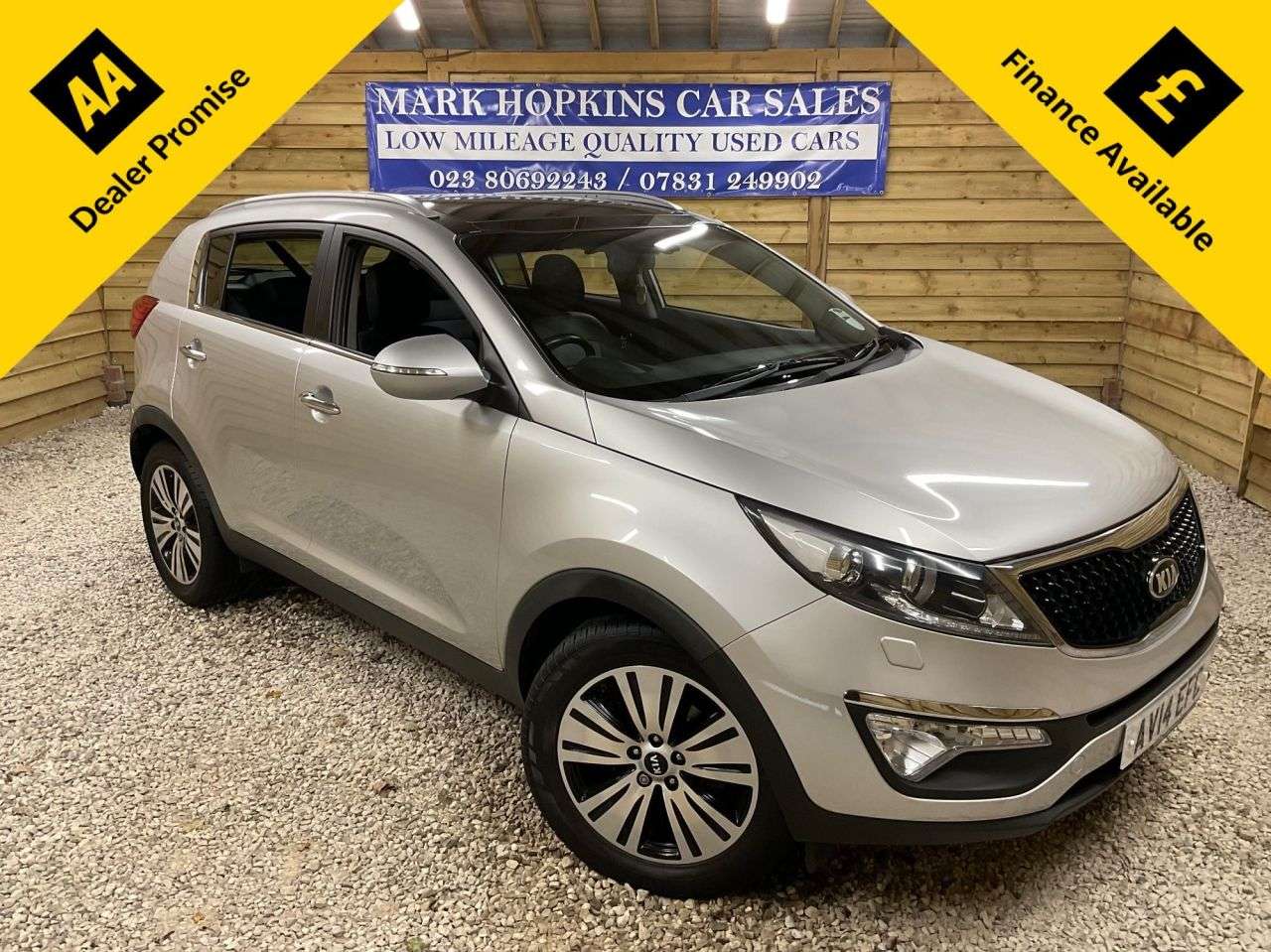 A 2014 KIA SPORTAGE 1.7 CRDi EcoDynamics 3 SUV 5dr Diesel Manual 2WD Euro 5 (s/s) (114 bhp) ONE A 2014 KIA SPORTAGE 1.7 CRDi EcoDynamics 3 SUV 5dr Diesel Manual 2WD Euro 5 (s/s) (114 bhp) ONE