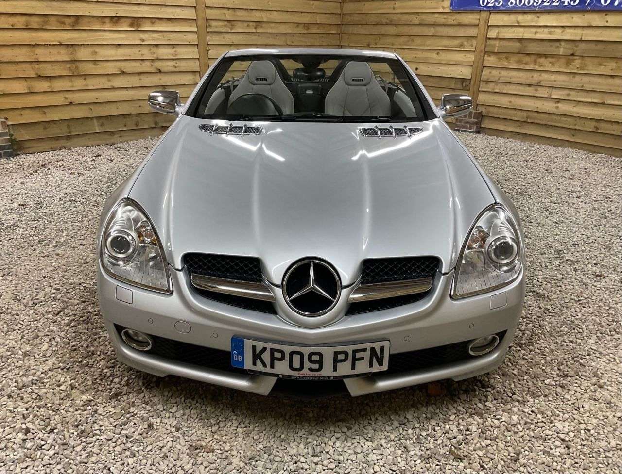 A 2009 MERCEDES-BENZ SLK 3.0 SLK280 Convertible 2dr Petrol G-Tronic Euro 4 (231 ps) MUCH SOUGHT AFTE A 2009 MERCEDES-BENZ SLK 3.0 SLK280 Convertible 2dr Petrol G-Tronic Euro 4 (231 ps) MUCH SOUGHT AFTE