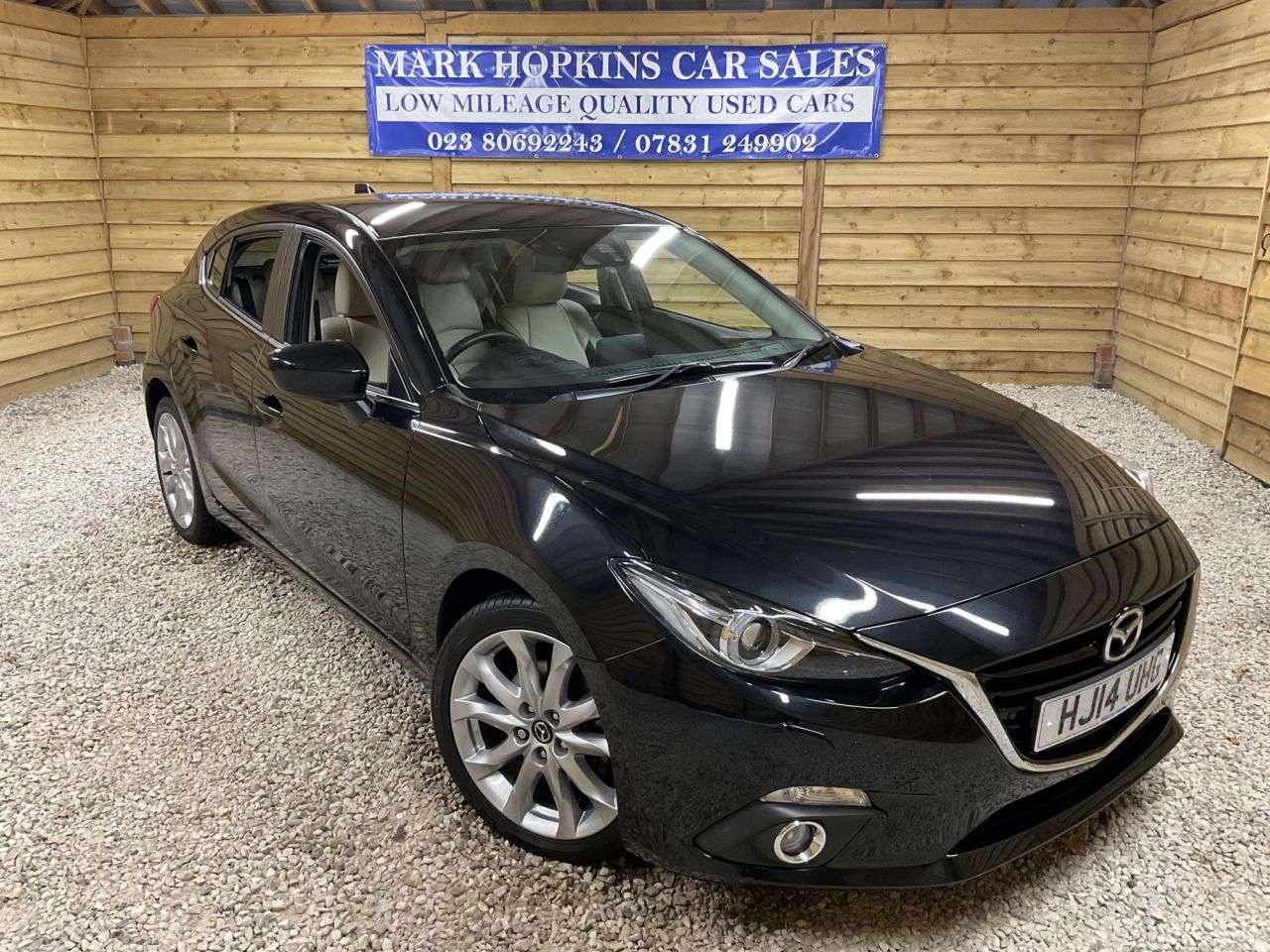 A 2014 MAZDA MAZDA3 2.0 SKYACTIV-G Sport Nav Hatchback 5dr Petrol Auto Euro 5 (s/s) (120 ps) 1L A 2014 MAZDA MAZDA3 2.0 SKYACTIV-G Sport Nav Hatchback 5dr Petrol Auto Euro 5 (s/s) (120 ps) 1L