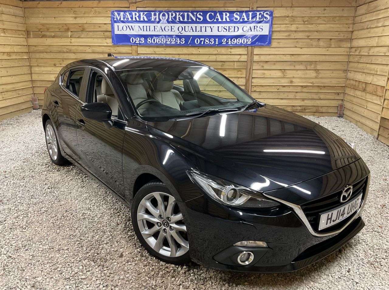 A 2014 MAZDA MAZDA3 2.0 SKYACTIV-G Sport Nav Hatchback 5dr Petrol Auto Euro 5 (s/s) (120 ps) 1L A 2014 MAZDA MAZDA3 2.0 SKYACTIV-G Sport Nav Hatchback 5dr Petrol Auto Euro 5 (s/s) (120 ps) 1L