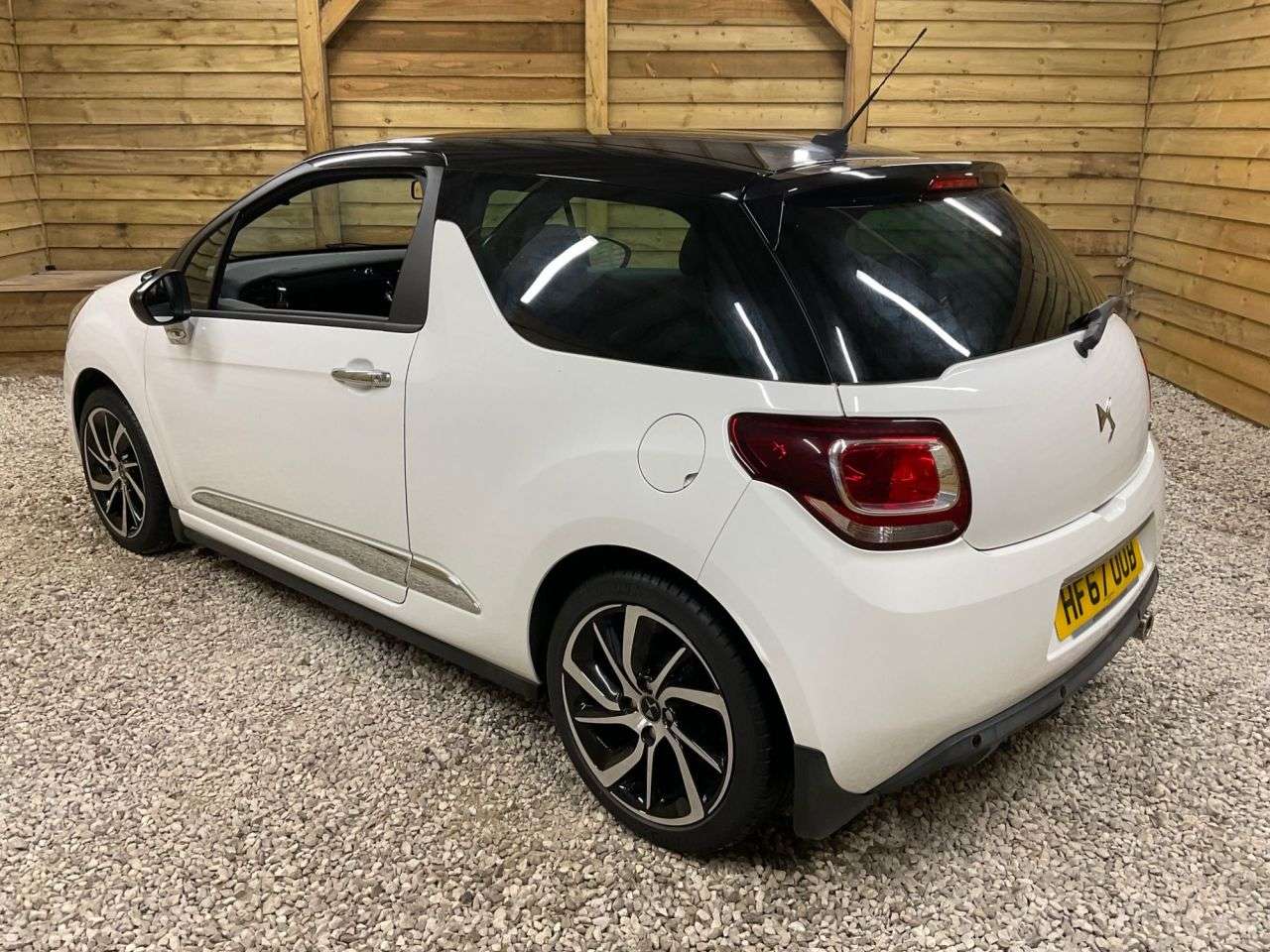 2017 DS AUTOMOBILES DS 3 2017 DS AUTOMOBILES DS 3