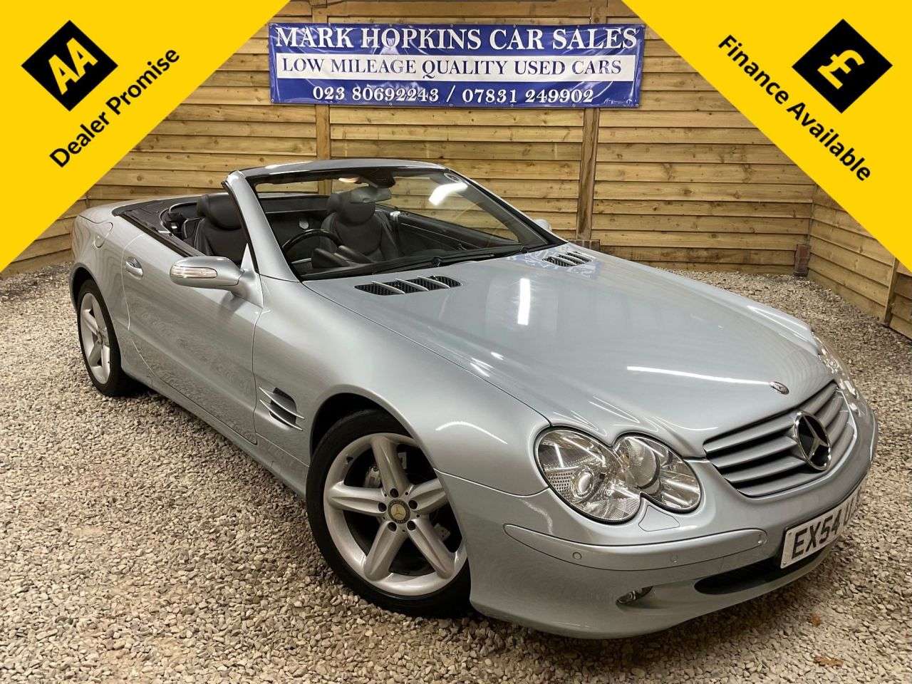A 2004 MERCEDES-BENZ SL 3.7 SL350 Convertible 2dr Petrol Automatic (281 g/km, 245 bhp) TWO OWNERS I A 2004 MERCEDES-BENZ SL 3.7 SL350 Convertible 2dr Petrol Automatic (281 g/km, 245 bhp) TWO OWNERS I