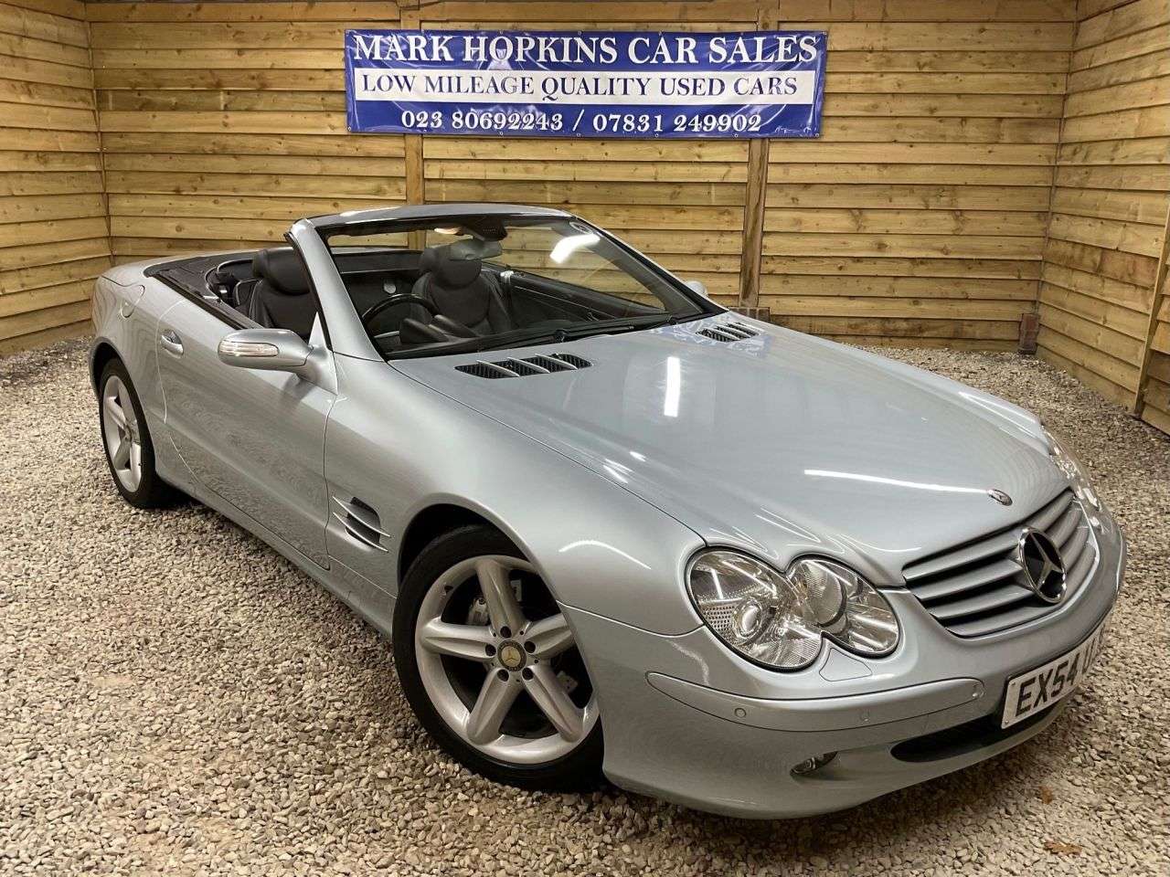 A 2004 MERCEDES-BENZ SL 3.7 SL350 Convertible 2dr Petrol Automatic (281 g/km, 245 bhp) TWO OWNERS I A 2004 MERCEDES-BENZ SL 3.7 SL350 Convertible 2dr Petrol Automatic (281 g/km, 245 bhp) TWO OWNERS I