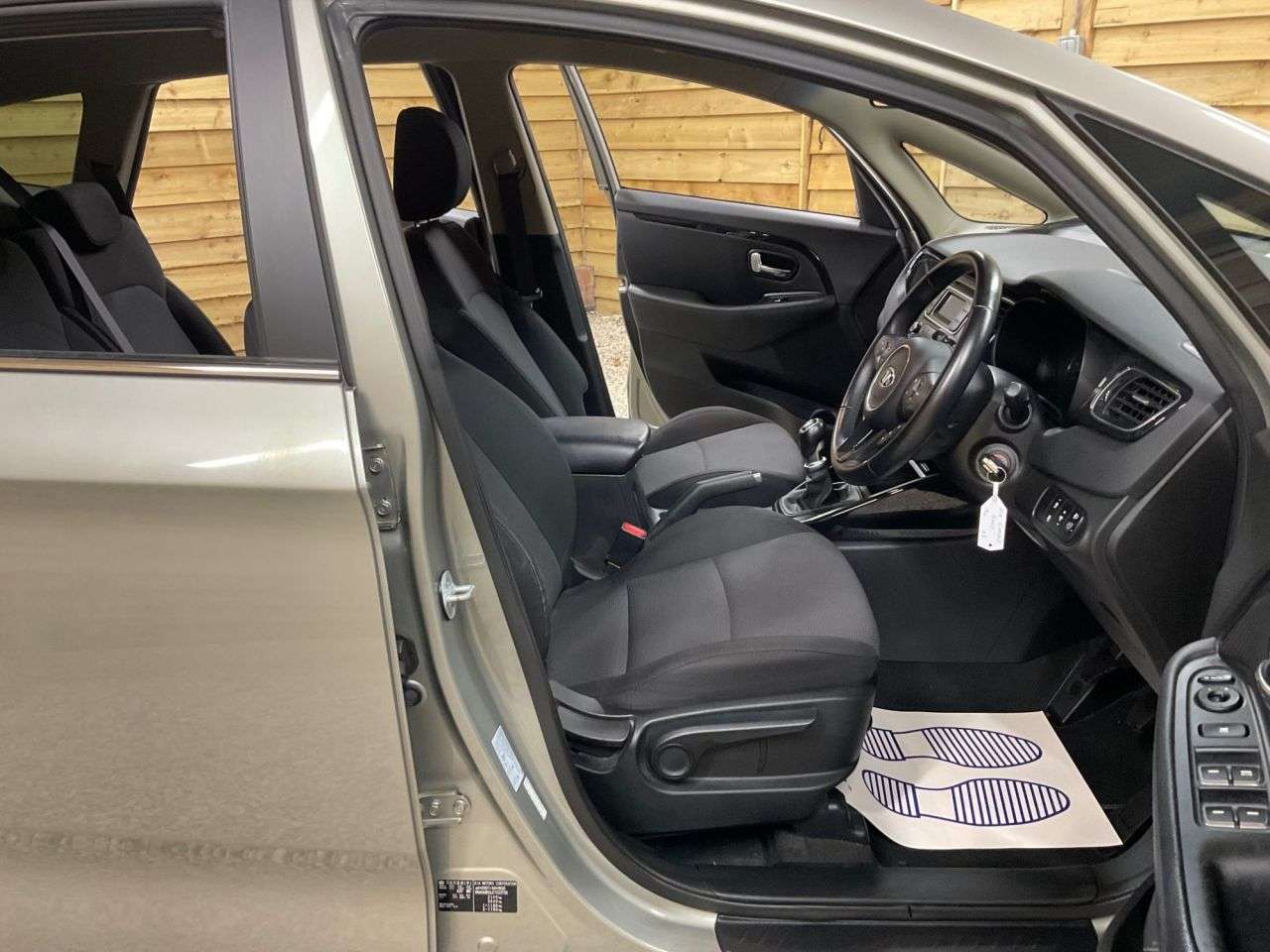 2013 KIA CARENS 2013 KIA CARENS