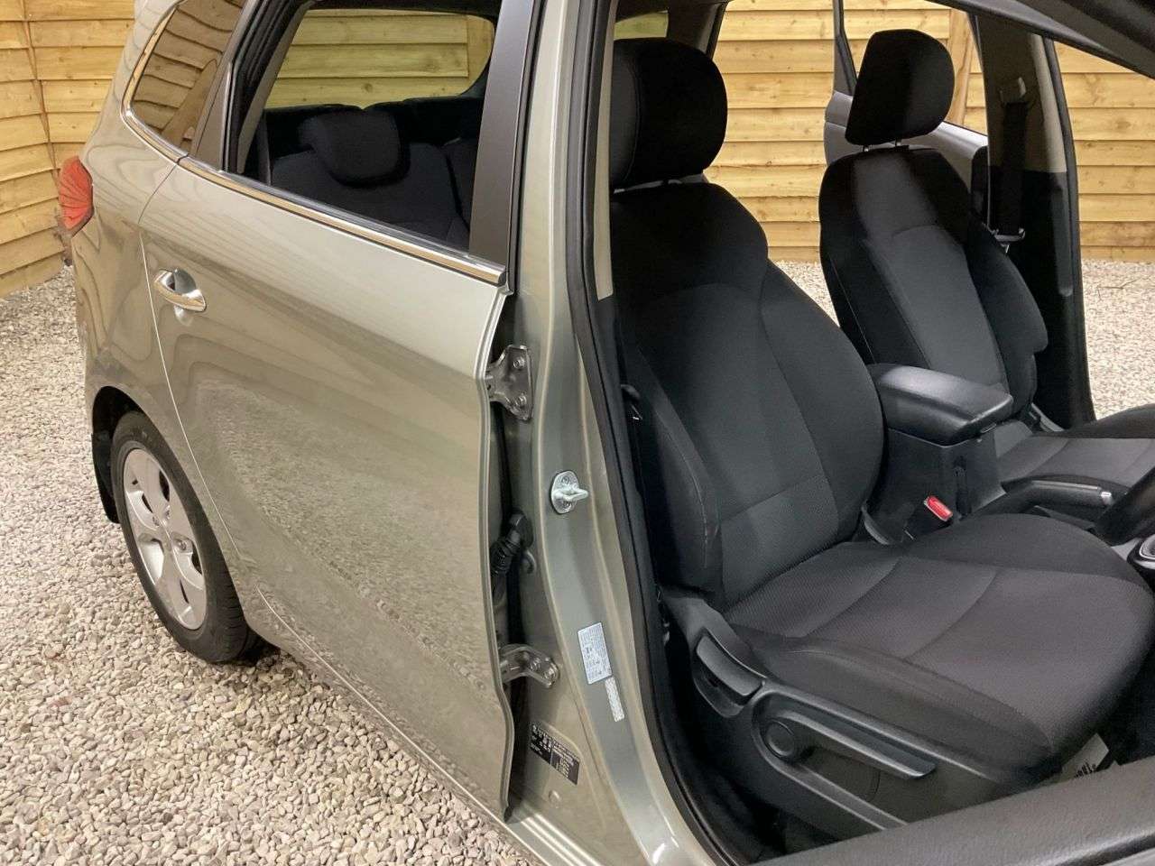 2013 KIA CARENS 2013 KIA CARENS