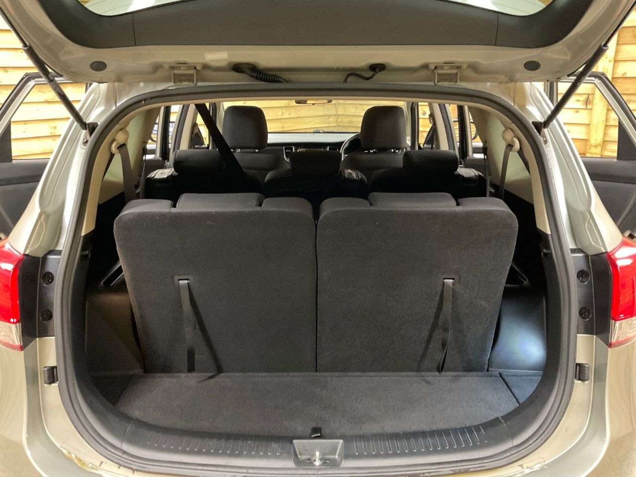 2013 KIA CARENS 2013 KIA CARENS