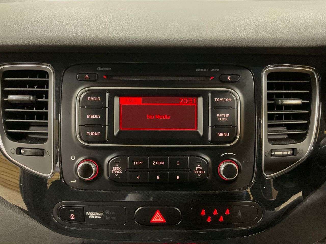 2013 KIA CARENS 2013 KIA CARENS