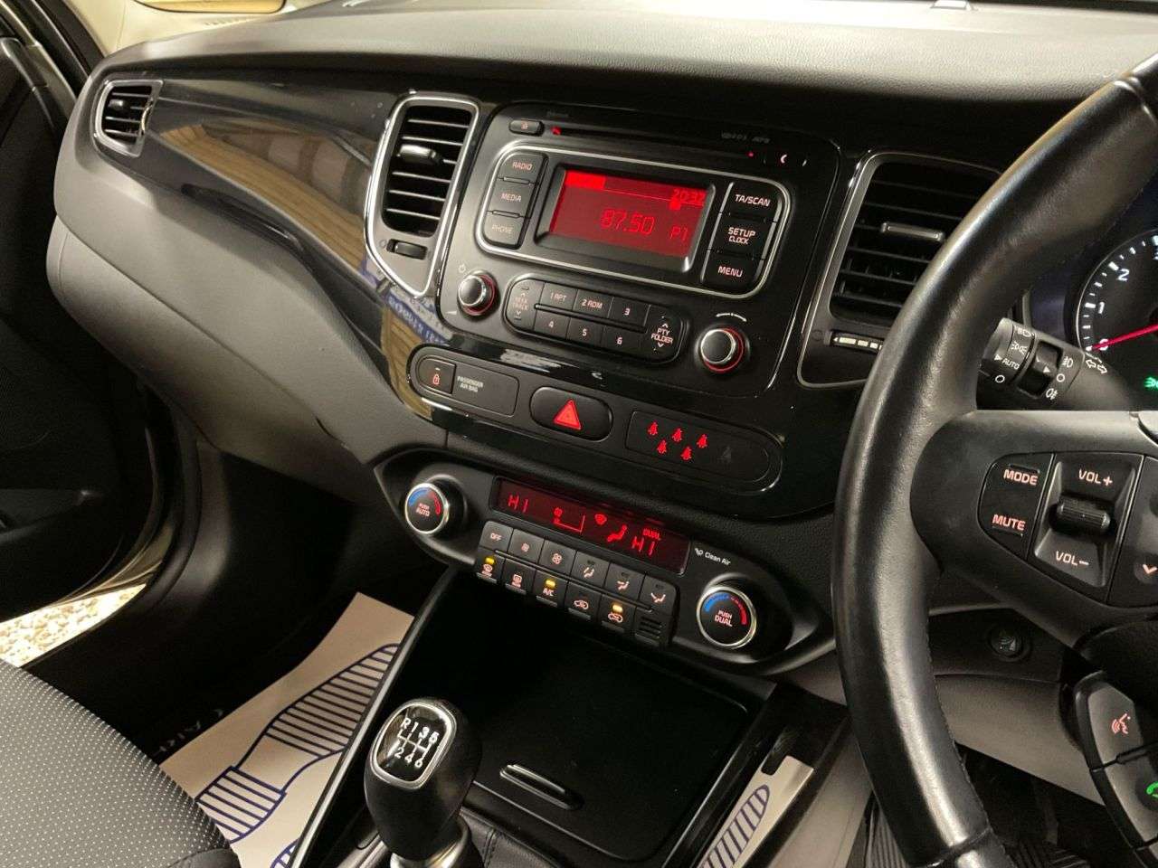 2013 KIA CARENS 2013 KIA CARENS