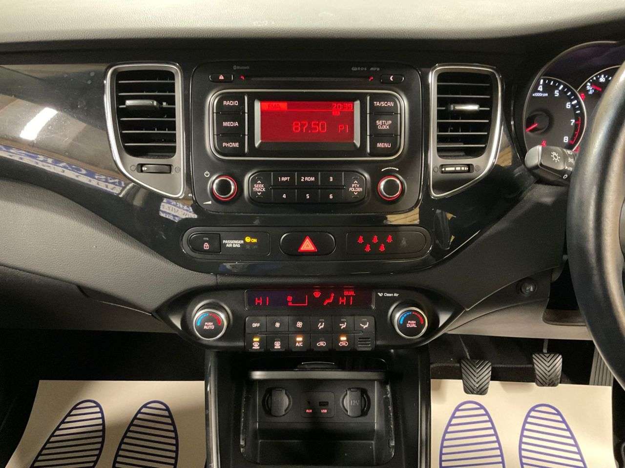 2013 KIA CARENS 2013 KIA CARENS