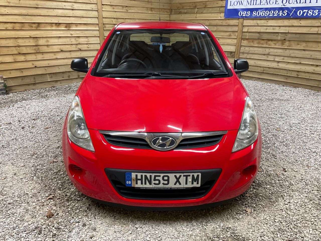A 2009 HYUNDAI I20 1.2 Classic Hatchback 5dr Petrol Manual Euro 4 (77 bhp) ONE LOCAL LADY OWNE A 2009 HYUNDAI I20 1.2 Classic Hatchback 5dr Petrol Manual Euro 4 (77 bhp) ONE LOCAL LADY OWNE