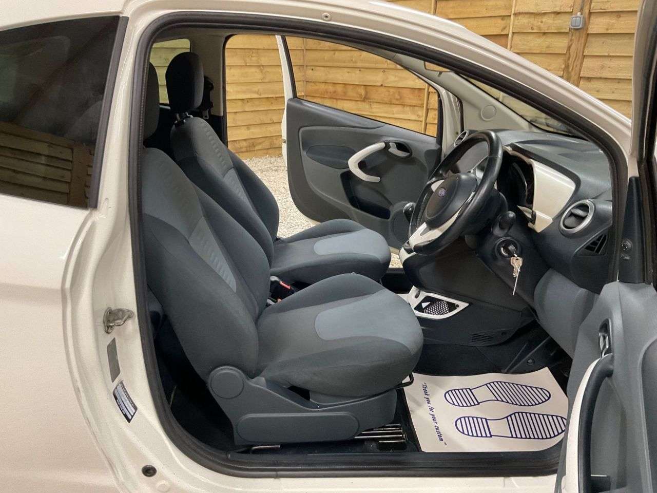 2012 FORD KA 2012 FORD KA