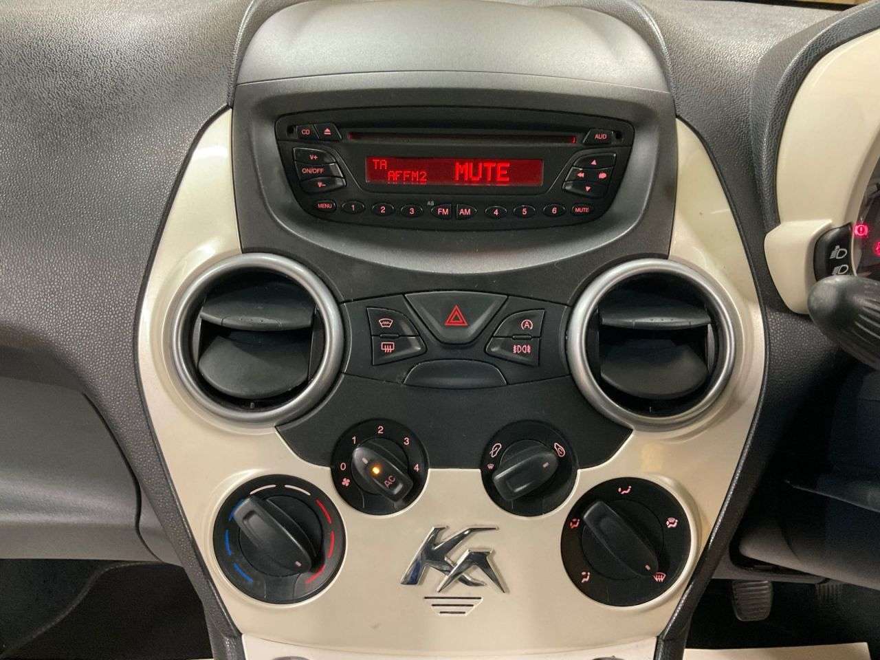 2012 FORD KA 2012 FORD KA