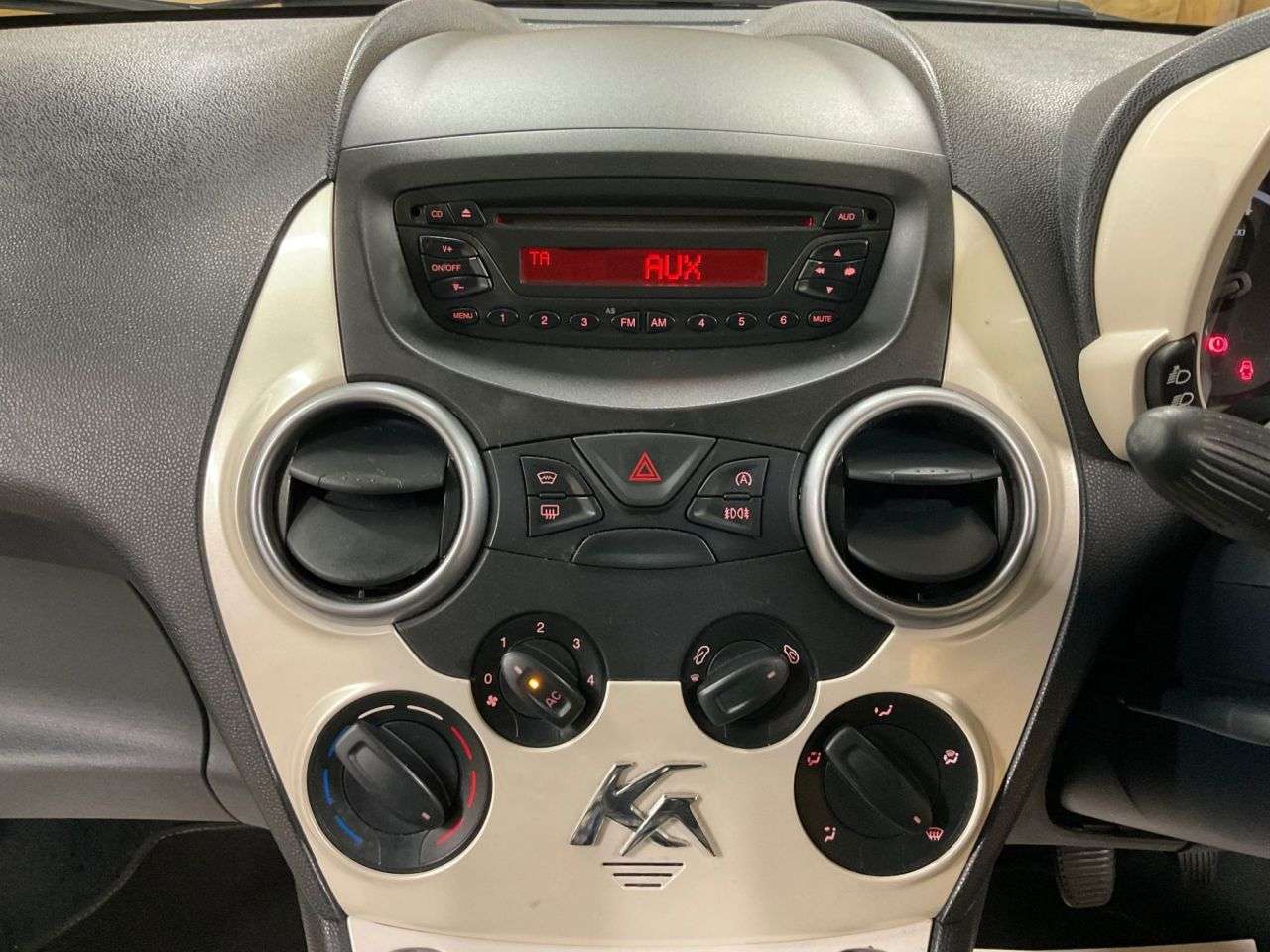 2012 FORD KA 2012 FORD KA