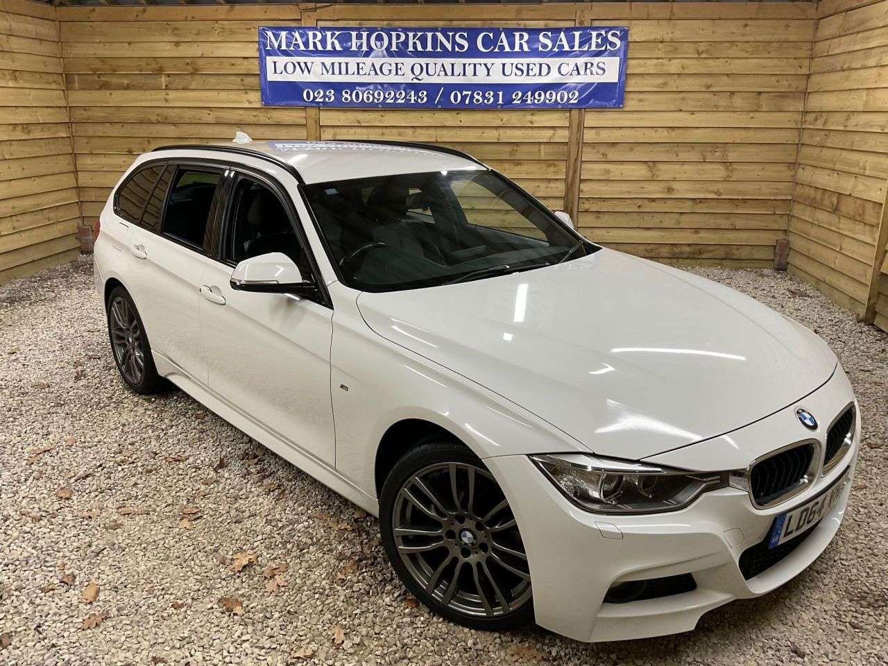 A 2015 BMW 3 SERIES 2.0 320i M Sport Touring 5dr Petrol Manual xDrive Euro 6 (s/s) (184 ps) 2 L A 2015 BMW 3 SERIES 2.0 320i M Sport Touring 5dr Petrol Manual xDrive Euro 6 (s/s) (184 ps) 2 L