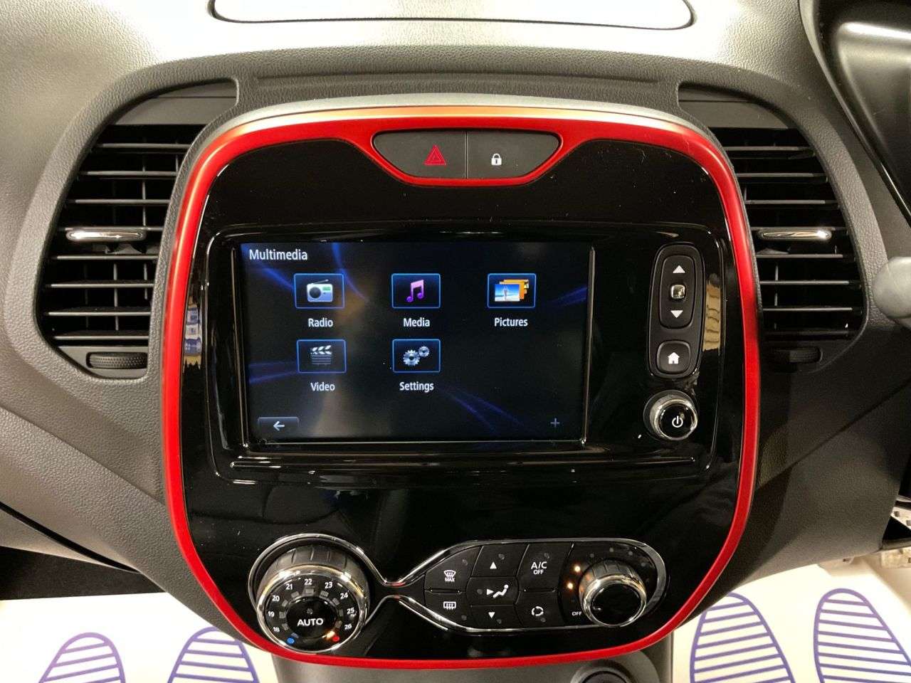 2016 RENAULT CAPTUR 2016 RENAULT CAPTUR