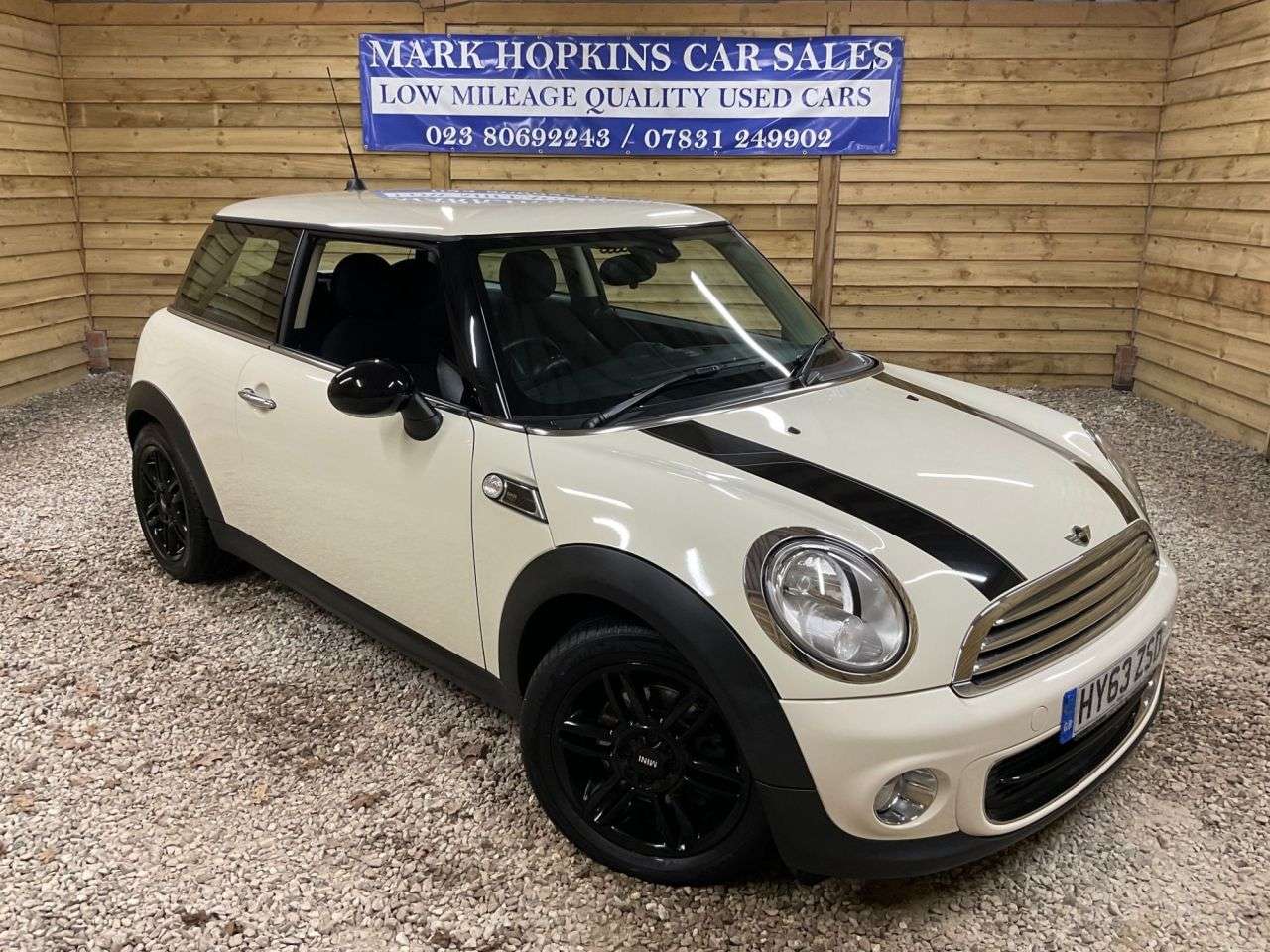 A 2014 MINI HATCH 1.6 One Baker Street Hatchback 3dr Petrol Manual Euro 6 (98 ps) TWO LOCAL O A 2014 MINI HATCH 1.6 One Baker Street Hatchback 3dr Petrol Manual Euro 6 (98 ps) TWO LOCAL O