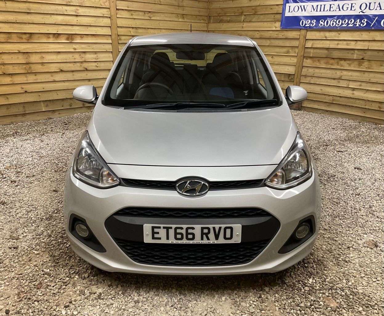 A 2017 HYUNDAI I10 1.2 SE Hatchback 5dr Petrol Manual Euro 5 (87 ps) DEMO+TWO OWNERS GROUP 4 I A 2017 HYUNDAI I10 1.2 SE Hatchback 5dr Petrol Manual Euro 5 (87 ps) DEMO+TWO OWNERS GROUP 4 I