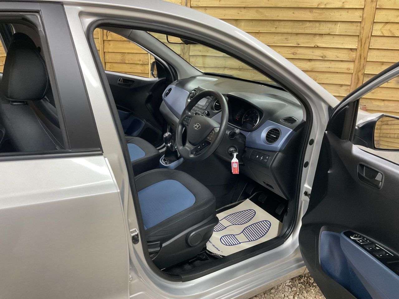 2017 HYUNDAI I10 2017 HYUNDAI I10