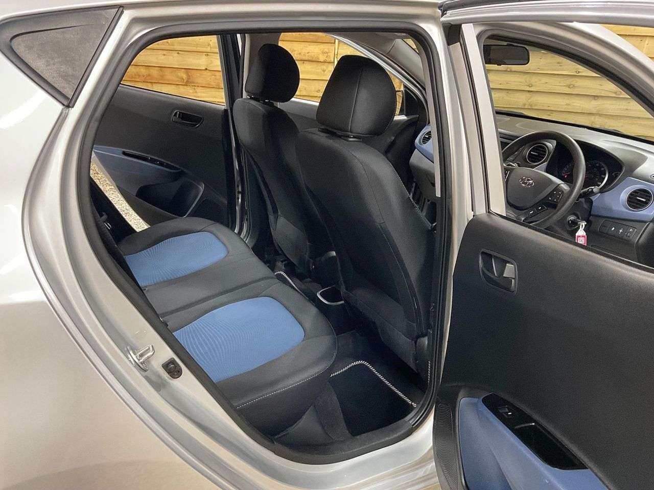 2017 HYUNDAI I10 2017 HYUNDAI I10