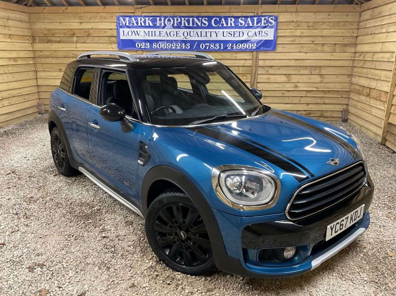 A 2017 MINI COUNTRYMAN 2.0 Cooper D SUV 5dr Diesel Manual ALL4 Euro 6 (s/s) (150 ps) 2 LADY OWNER A 2017 MINI COUNTRYMAN 2.0 Cooper D SUV 5dr Diesel Manual ALL4 Euro 6 (s/s) (150 ps) 2 LADY OWNER