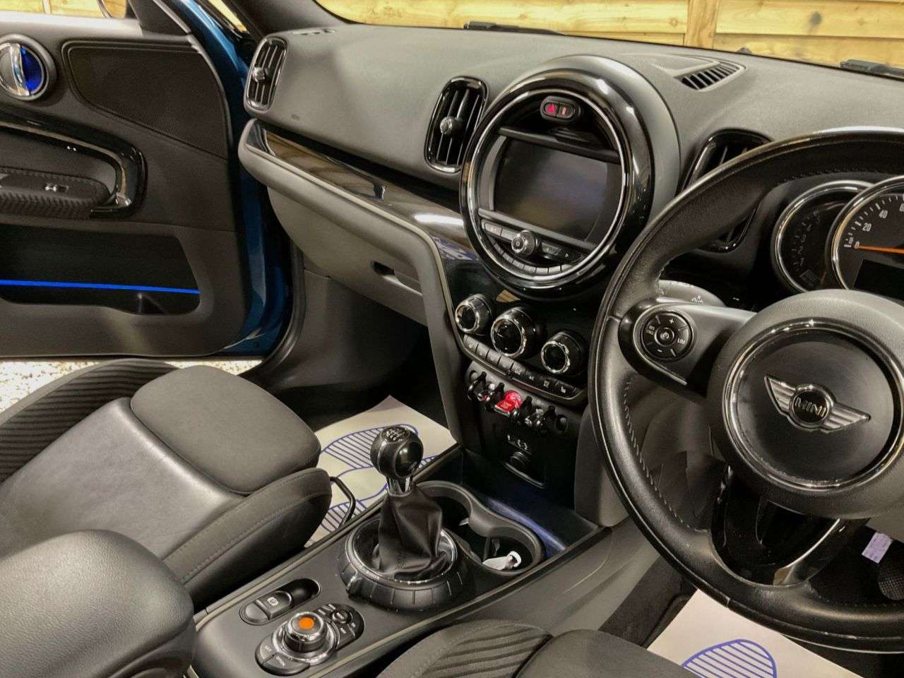 2017 MINI COUNTRYMAN 2017 MINI COUNTRYMAN