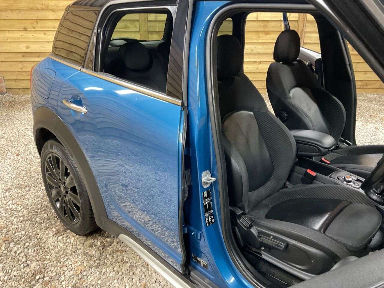 2017 MINI COUNTRYMAN 2017 MINI COUNTRYMAN