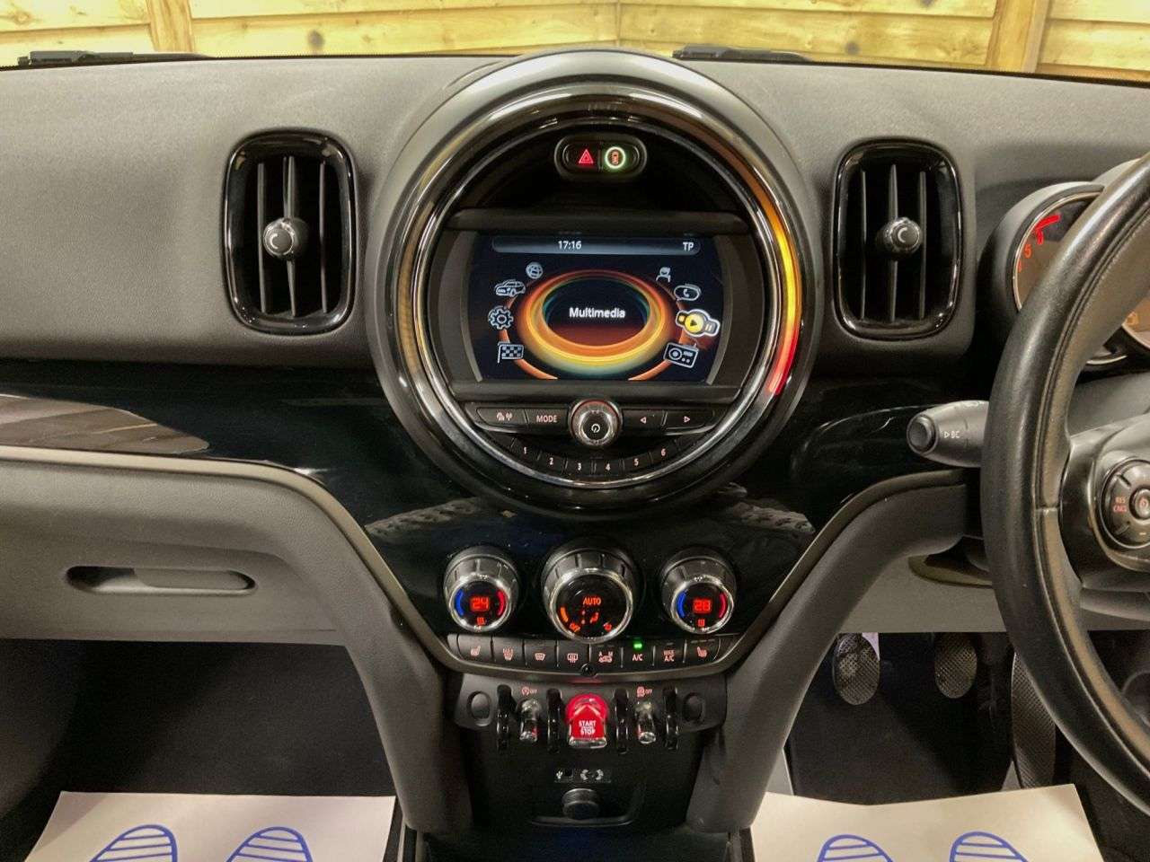 2017 MINI COUNTRYMAN 2017 MINI COUNTRYMAN