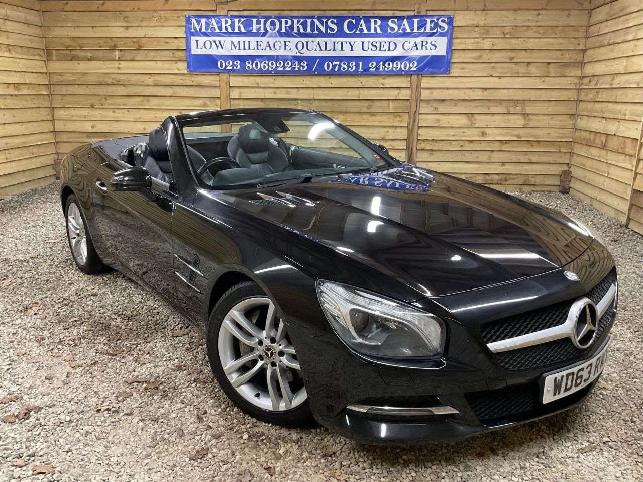A 2013 MERCEDES-BENZ SL 3.5 SL350 V6 BlueEfficiency Convertible 2dr Petrol G-Tronic Euro 5 (s/s) (3 A 2013 MERCEDES-BENZ SL 3.5 SL350 V6 BlueEfficiency Convertible 2dr Petrol G-Tronic Euro 5 (s/s) (3