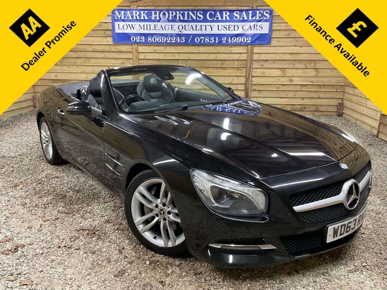 A 2013 MERCEDES-BENZ SL 3.5 SL350 V6 BlueEfficiency Convertible 2dr Petrol G-Tronic Euro 5 (s/s) (3 A 2013 MERCEDES-BENZ SL 3.5 SL350 V6 BlueEfficiency Convertible 2dr Petrol G-Tronic Euro 5 (s/s) (3