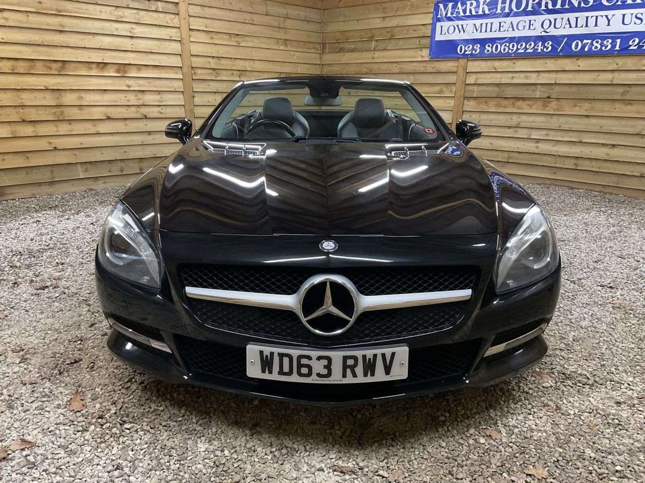 A 2013 MERCEDES-BENZ SL 3.5 SL350 V6 BlueEfficiency Convertible 2dr Petrol G-Tronic Euro 5 (s/s) (3 A 2013 MERCEDES-BENZ SL 3.5 SL350 V6 BlueEfficiency Convertible 2dr Petrol G-Tronic Euro 5 (s/s) (3