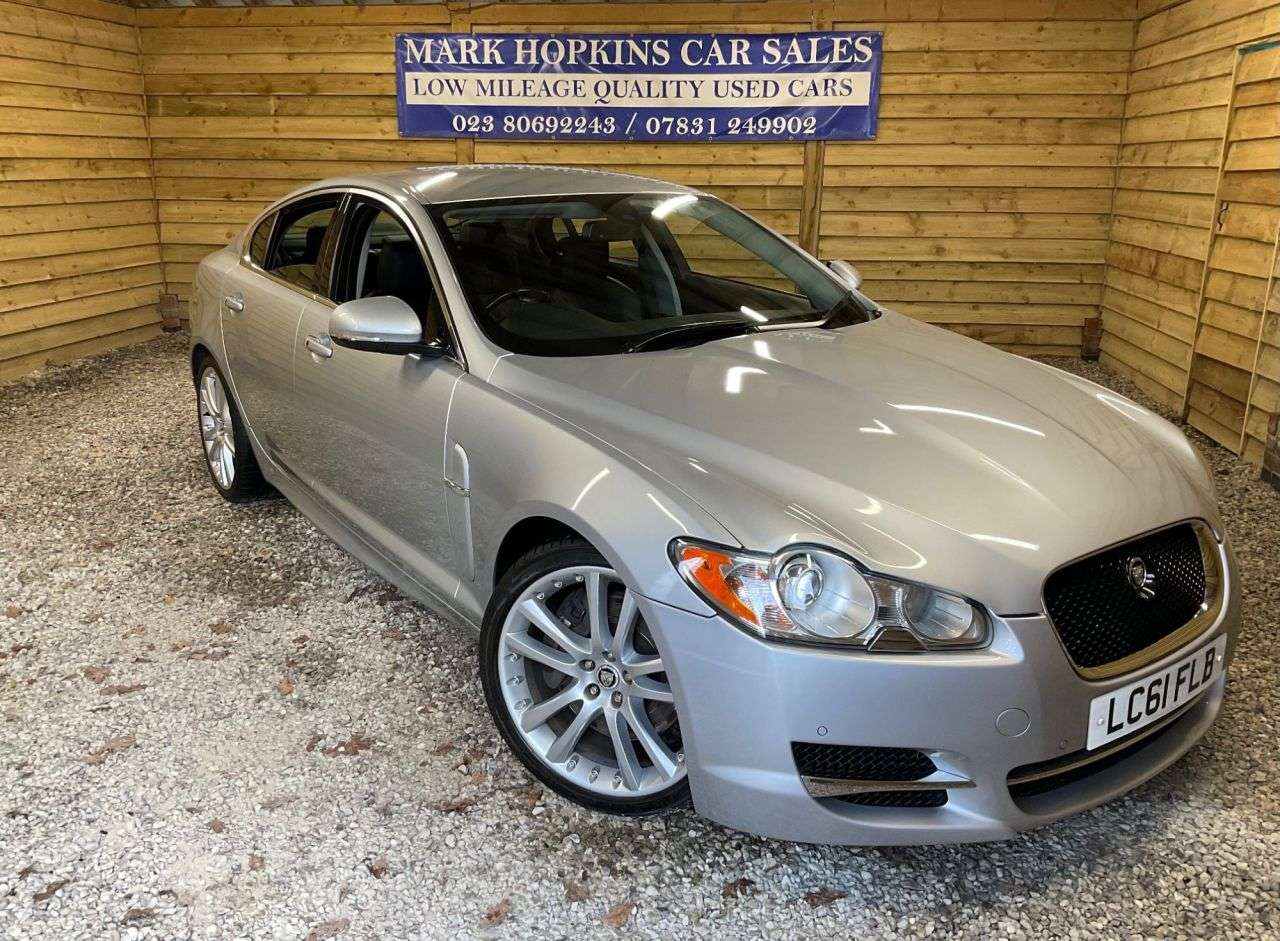 A 2011 JAGUAR XF 3.0d S V6 Premium Luxury Saloon 4dr Diesel Auto Euro 5 (275 ps) 2 LADY OWNE A 2011 JAGUAR XF 3.0d S V6 Premium Luxury Saloon 4dr Diesel Auto Euro 5 (275 ps) 2 LADY OWNE