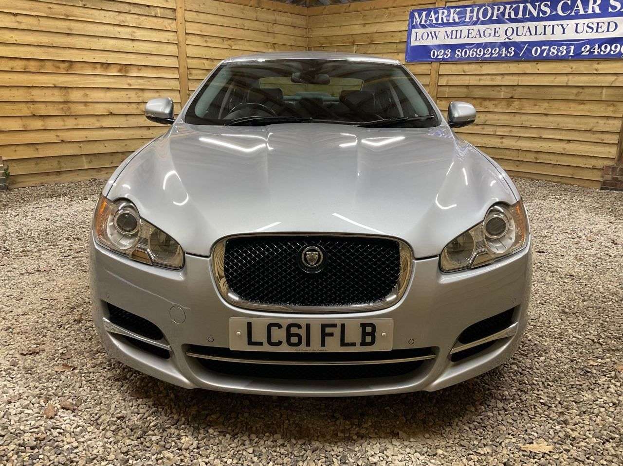 A 2011 JAGUAR XF 3.0d S V6 Premium Luxury Saloon 4dr Diesel Auto Euro 5 (275 ps) 2 LADY OWNE A 2011 JAGUAR XF 3.0d S V6 Premium Luxury Saloon 4dr Diesel Auto Euro 5 (275 ps) 2 LADY OWNE