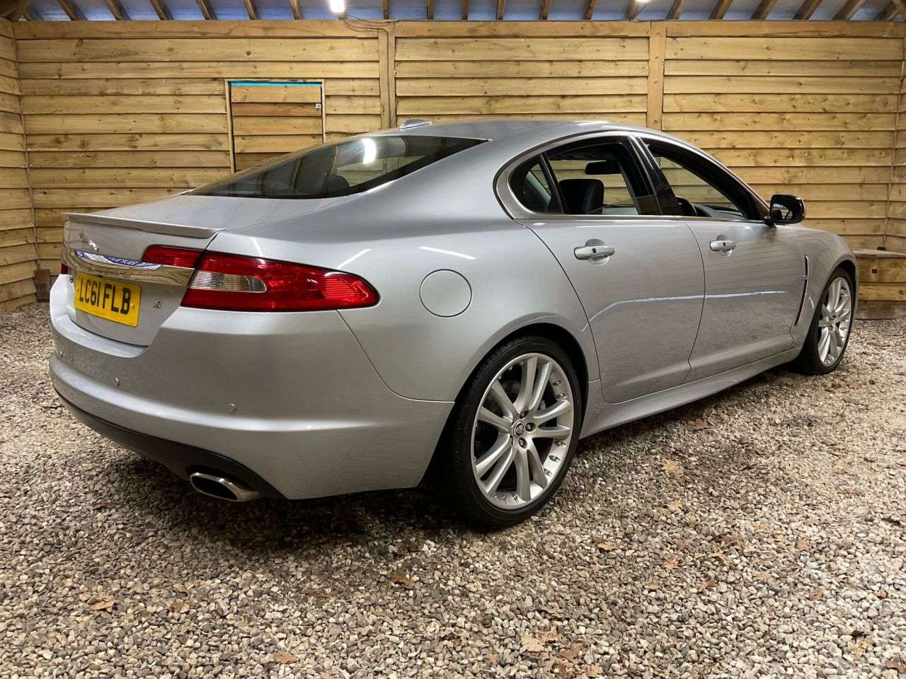 2011 JAGUAR XF 2011 JAGUAR XF
