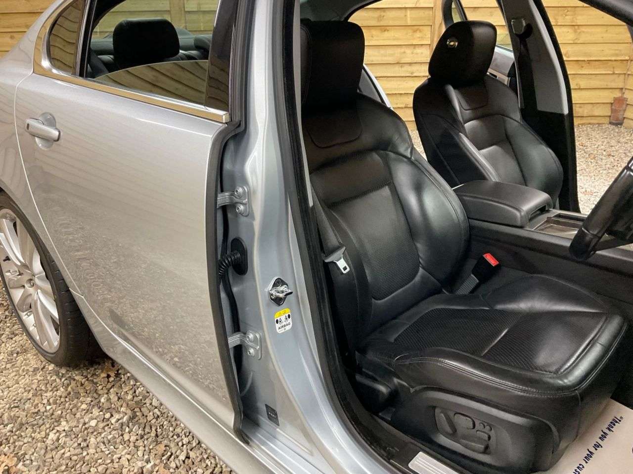 2011 JAGUAR XF 2011 JAGUAR XF