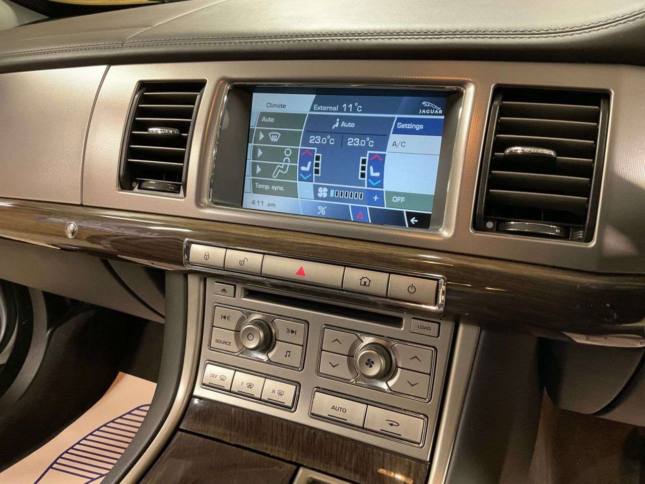 2011 JAGUAR XF 2011 JAGUAR XF