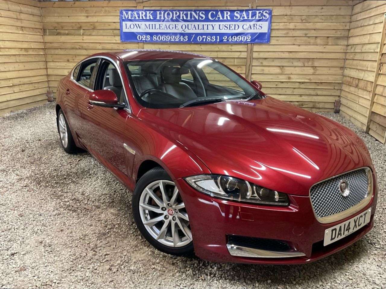 A 2014 JAGUAR XF 3.0d V6 Luxury Saloon 4dr Diesel Auto Euro 5 (s/s) (240 ps) **DEMO+ONE PRIV A 2014 JAGUAR XF 3.0d V6 Luxury Saloon 4dr Diesel Auto Euro 5 (s/s) (240 ps) **DEMO+ONE PRIV