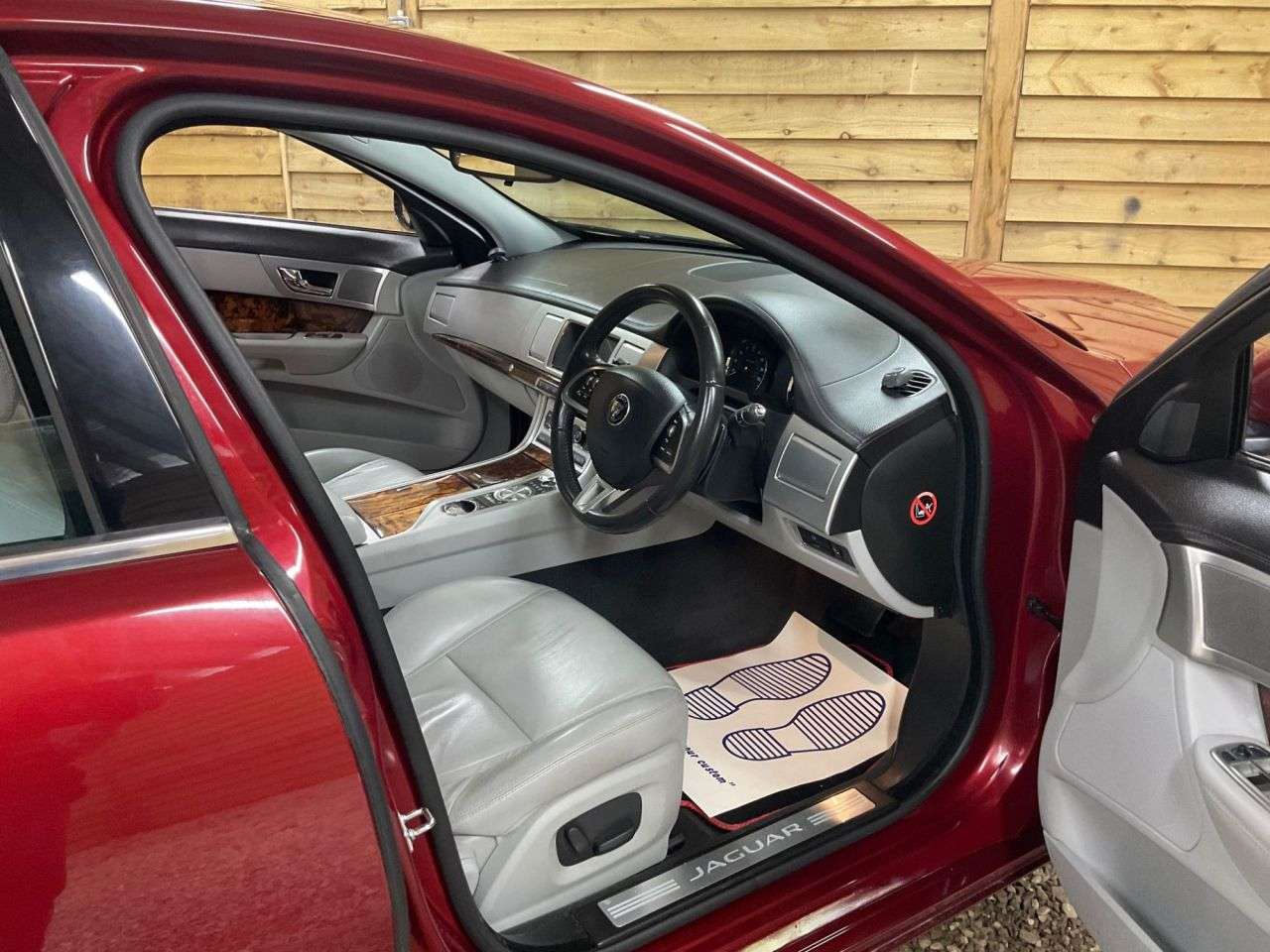 2014 JAGUAR XF 2014 JAGUAR XF