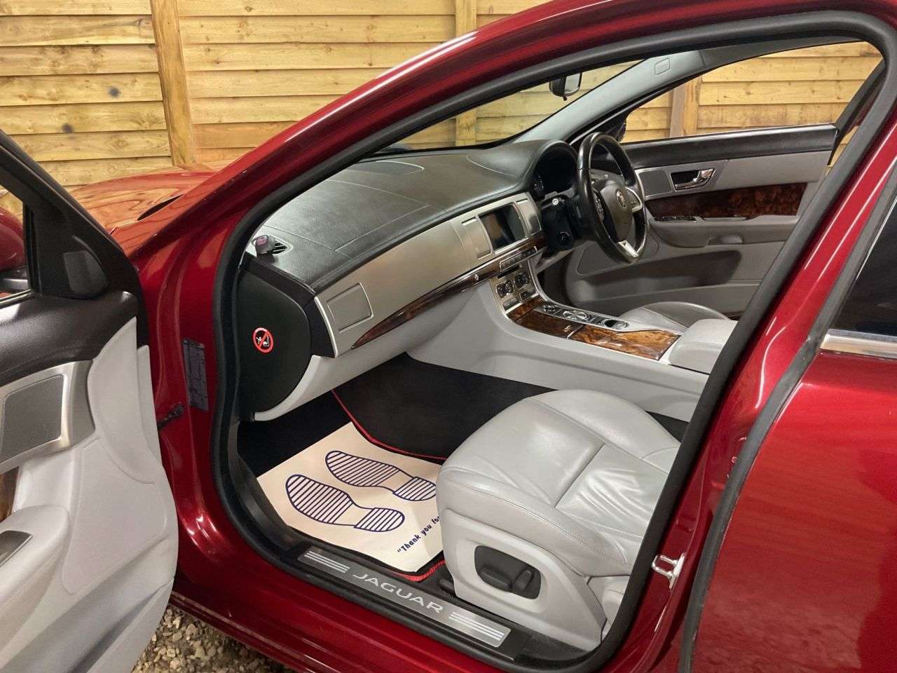 2014 JAGUAR XF 2014 JAGUAR XF