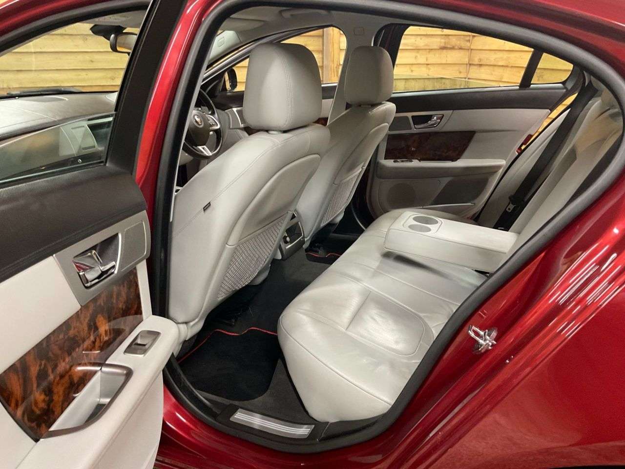 2014 JAGUAR XF 2014 JAGUAR XF