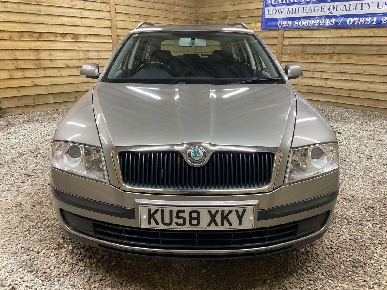 A 2008 SKODA OCTAVIA 1.9 TDI Ambiente Estate 5dr Diesel Manual Euro 4 (105 ps) FATHER & SON OWNE A 2008 SKODA OCTAVIA 1.9 TDI Ambiente Estate 5dr Diesel Manual Euro 4 (105 ps) FATHER & SON OWNE