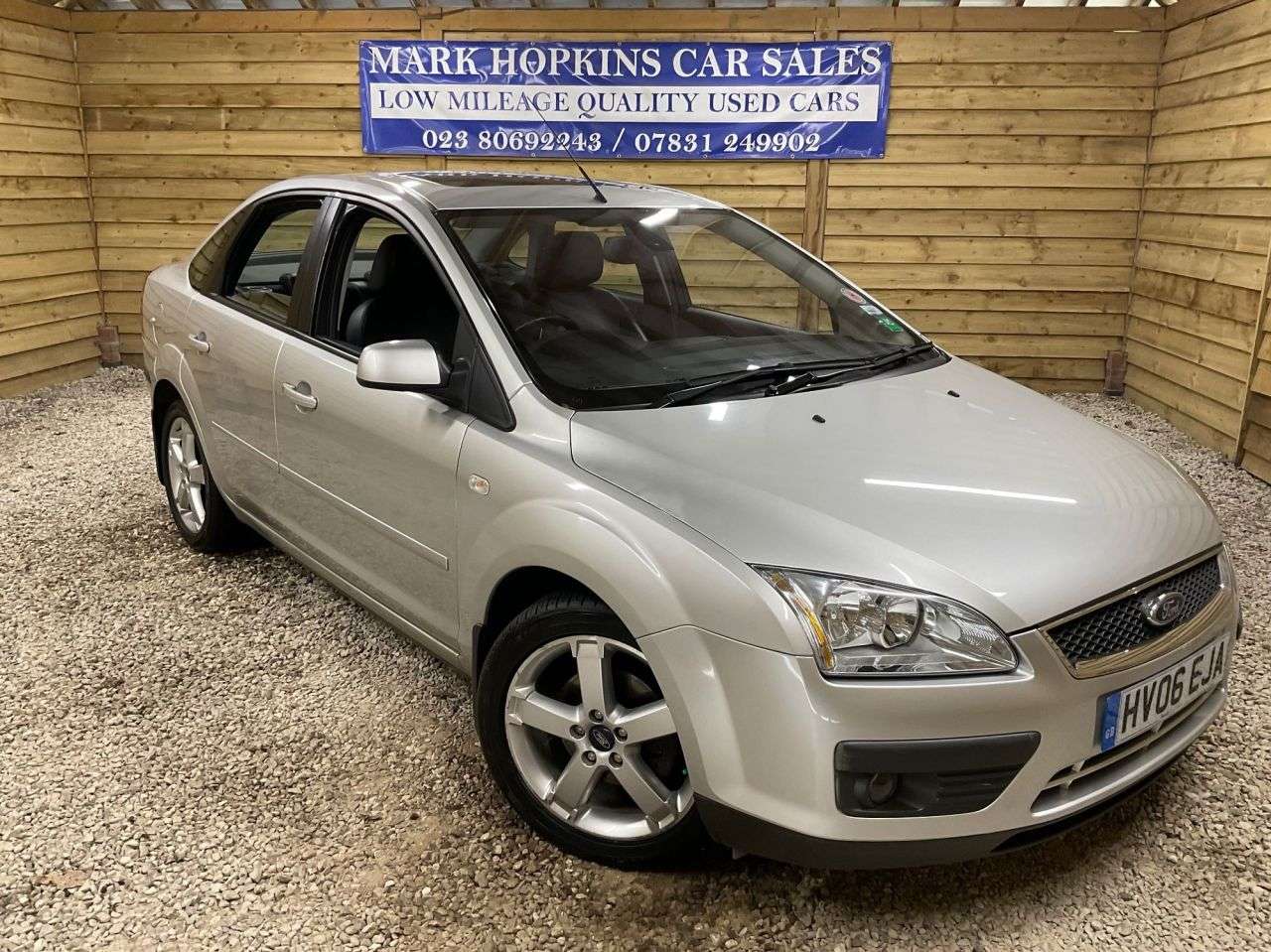 A 2006 FORD FOCUS 1.6 Titanium Saloon 4dr Petrol Manual (161 g/km, 113 bhp) ONE LOCAL OWNER H A 2006 FORD FOCUS 1.6 Titanium Saloon 4dr Petrol Manual (161 g/km, 113 bhp) ONE LOCAL OWNER H