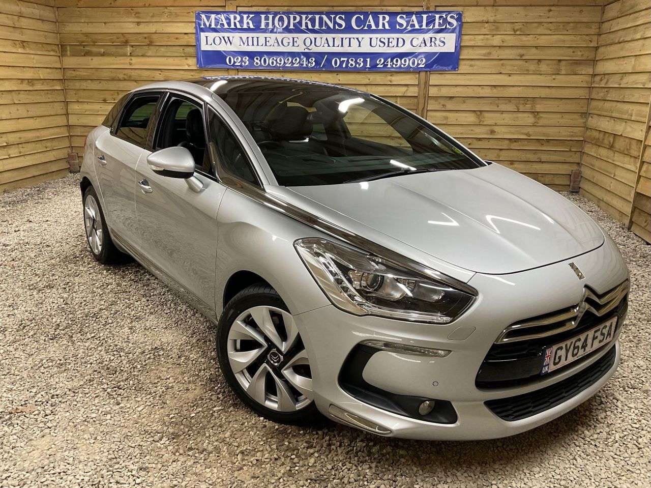 A 2014 CITROEN DS5 2.0 BlueHDi DSport Hatchback 5dr Diesel EAT6 Euro 6 (s/s) (180 ps) DEMO+TWO A 2014 CITROEN DS5 2.0 BlueHDi DSport Hatchback 5dr Diesel EAT6 Euro 6 (s/s) (180 ps) DEMO+TWO