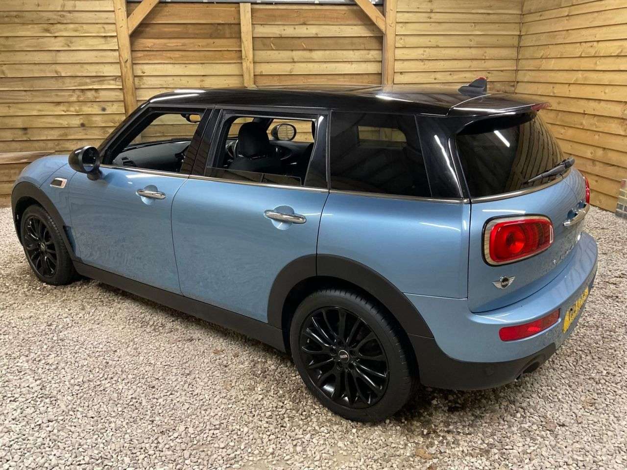 2017 MINI CLUBMAN 2017 MINI CLUBMAN