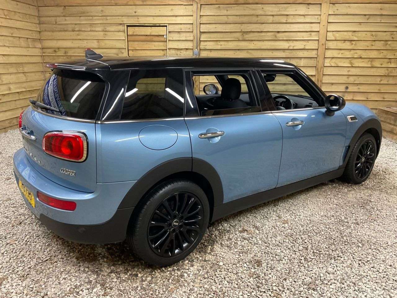 2017 MINI CLUBMAN 2017 MINI CLUBMAN