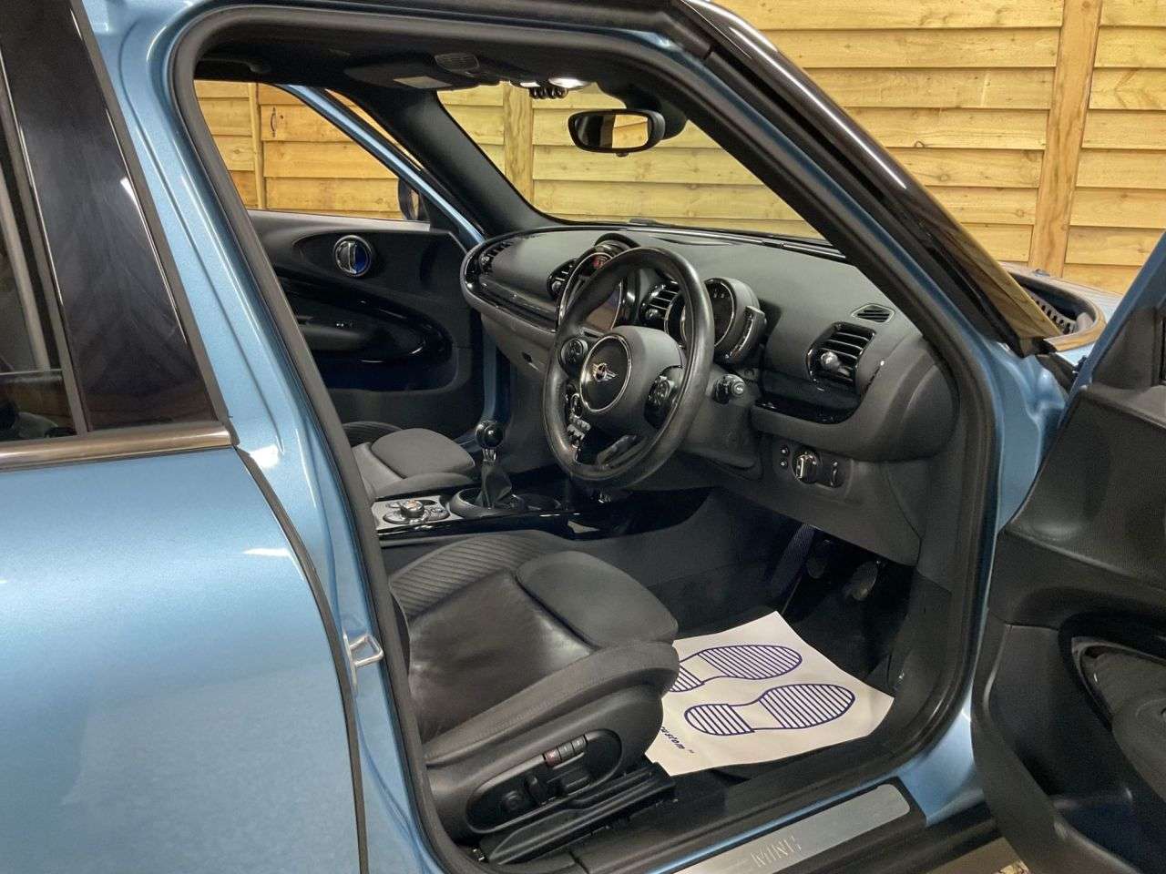 2017 MINI CLUBMAN 2017 MINI CLUBMAN